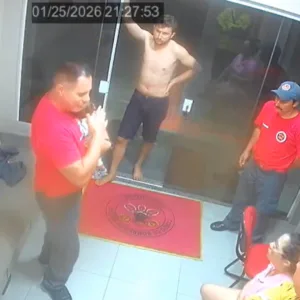 bombeiros salvem bebê engasgado após pais pedirem socorro no quartel em SC