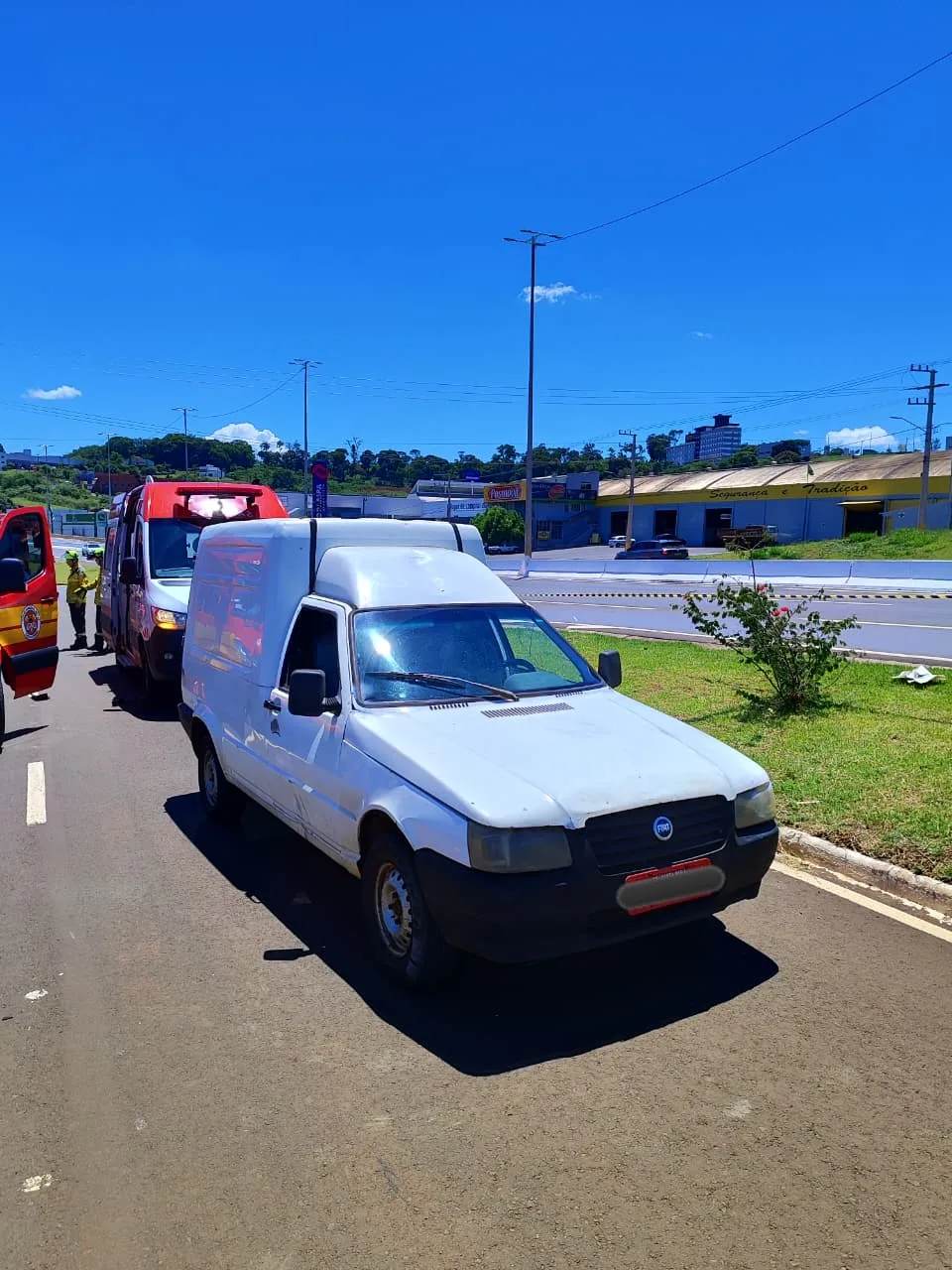 Acidente entre quatro veículos deixa um morto na BR-480 em SC