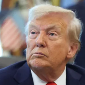 Após ataques, Trump pede mudança no Irã