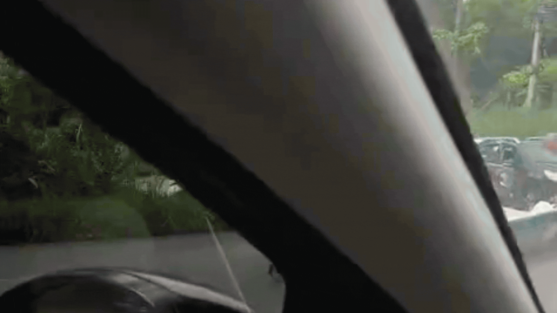 Barco cai de reboque e paralisa o trânsito no Morro da Lagoa