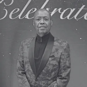 Cantor gospel americano, Ron Kenoly, morre aos 81 anos