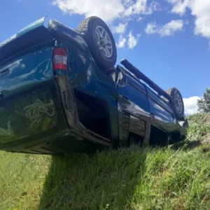 Capotamento de veículo mobiliza Corpo de Bombeiros na BR-116, em Correia Pinto | Foto: 5º BBM