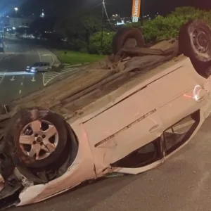 Capotamento na Via Expressa deixa sete feridos na Grande Florianópolis - Foto: CBMSC