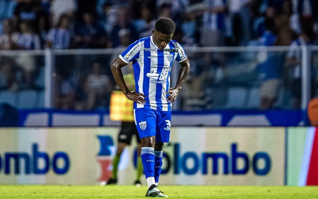 Clubes tradicionais de SC vivem martírio para não fechar o 1º semestre no vermelho