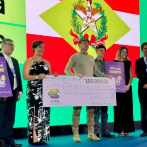 Colégio Militar de Lages conquista 15 medalhas e R$ 100 mil