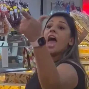 Condenada por homofobia após caso em padaria é presa em aeroporto -Foto: Reprodução