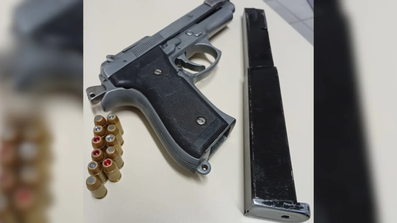 Dois venezuelanos presos por posse ilegal e suspeita de homicídio em SC