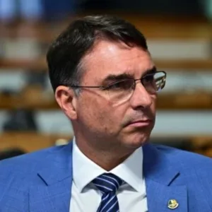 Flávio Bolsonaro aciona TSE após homenagem a Lula no RJ | Foto: Divulgação/Saulo Cruz/Agência Senado