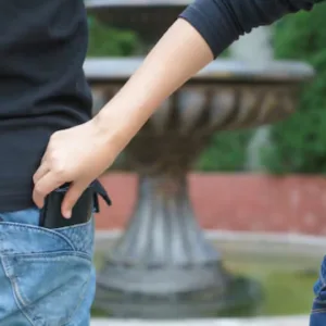 Homem é preso por furto após ser contido em Lages