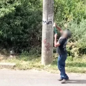 Homem é preso por quebrar lâmpadas de postes com estilingue | Foto: Reprodução redes sociais