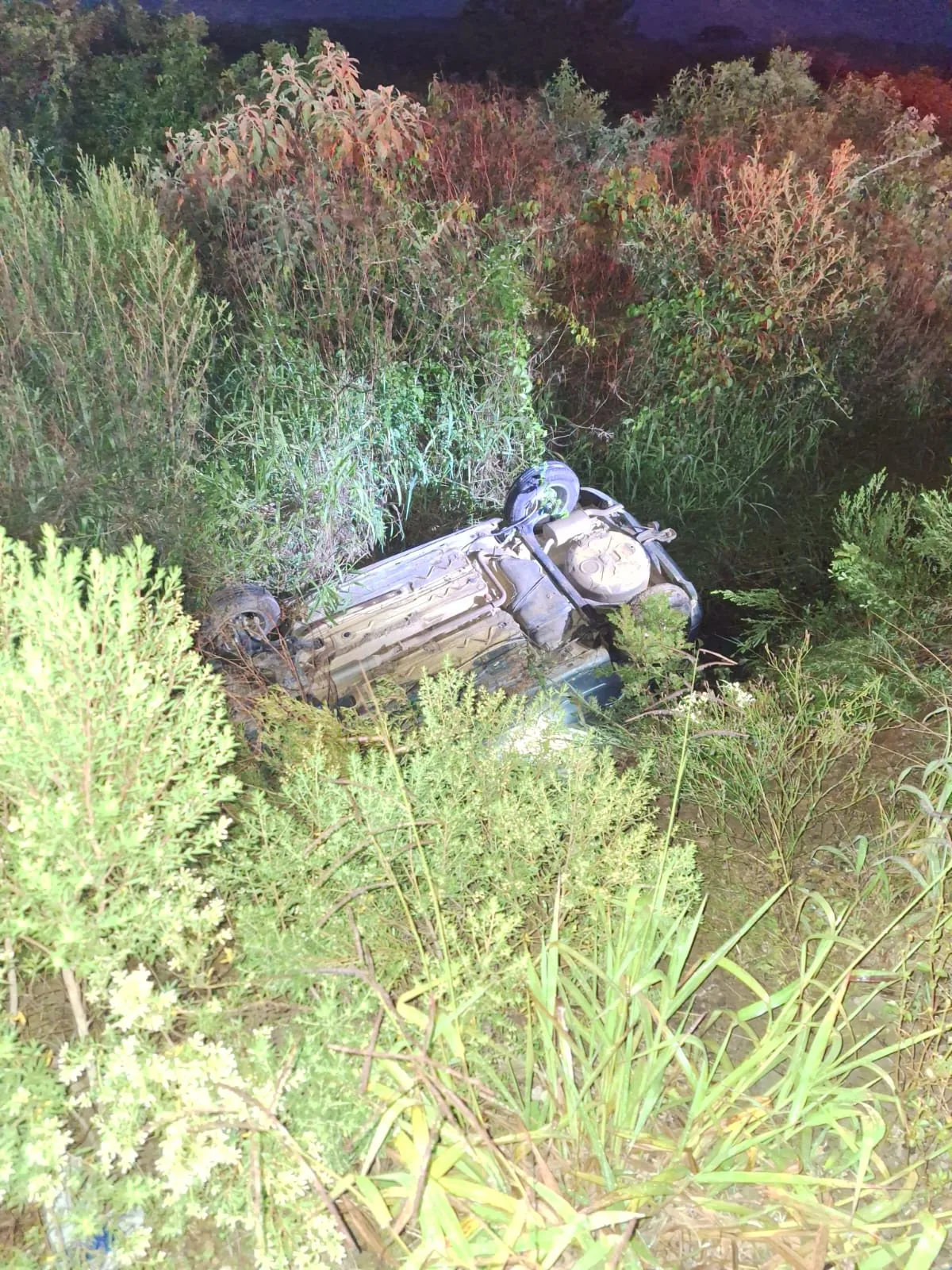 Homem morre após carro sair da pista e capotar na SC-477 (1)