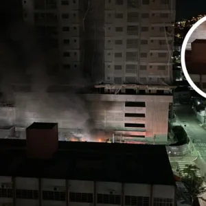 Incêndio atinge depósito de obra e mobiliza bombeiros em São José - Foto: Divulgação/Cedido ao SCC10