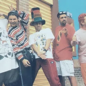 Mamonas Assassinas: jaqueta de Dinho é encontrada intacta