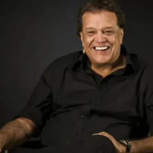 Morre Dennis Carvalho, diretor de novelas, aos 78 anos.| Foto: Divulgação Globo/ Reprodução SBT News