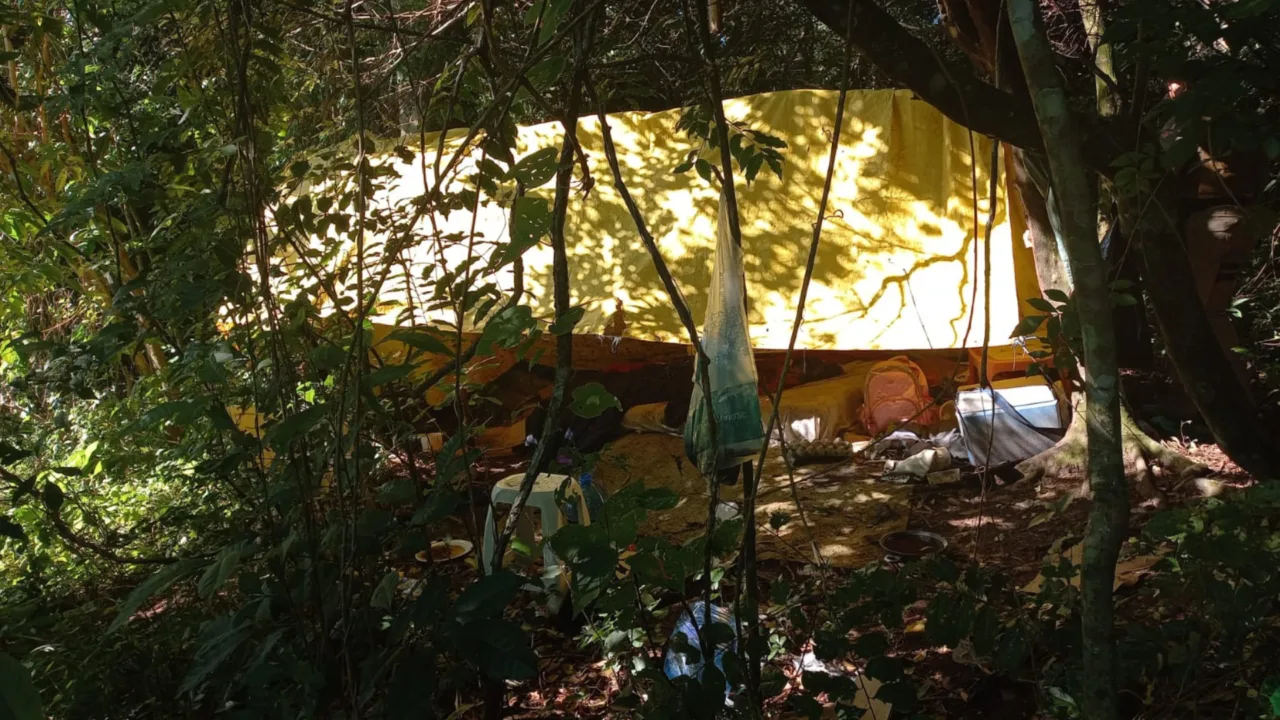 Mulher é encontrada morta dentro de barraca em SC