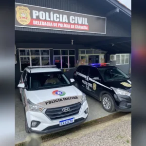 Mulher é preso por envolvimento em morte de jovem encontrado em rio de SC