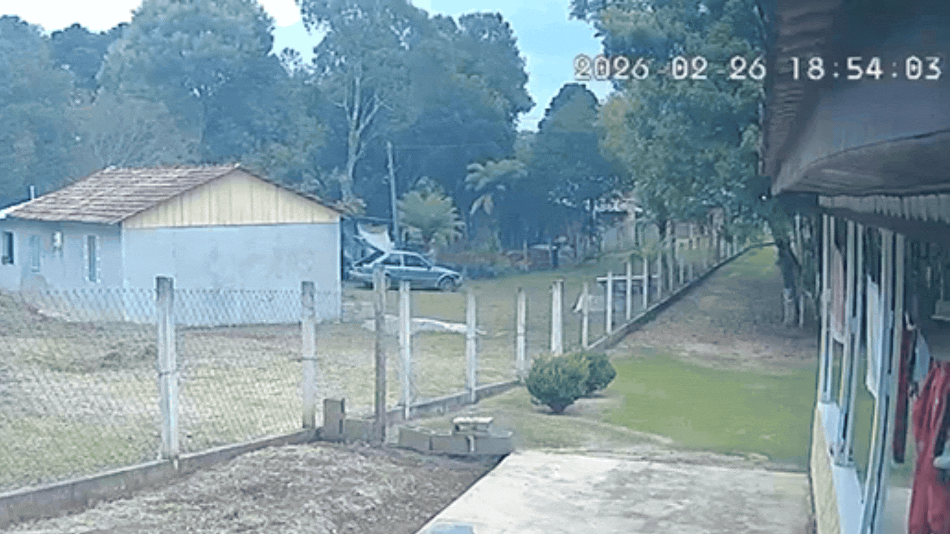 Mulher usa espingarda para matar ex que perseguia trabalhador