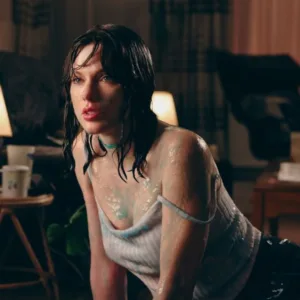 Opalite novo clipe de Taylor Swift estreia com exclusividade nos streamings