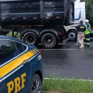 Operação Serra Segura fiscaliza caminhões na BR-116