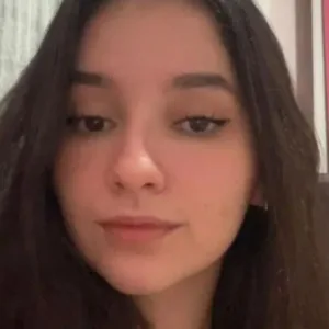 Após negar pedido de namoro, jovem é atacada com facadas