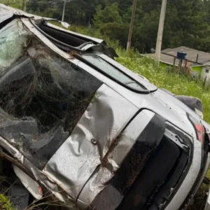 Duas pessoas ficam feridas em acidente na BR-282, em Lages