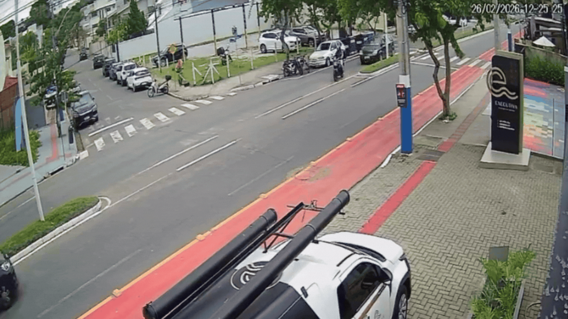 Motorista é preso após atropelar motociclista e fugir em SC