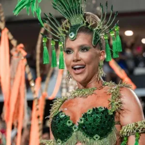 Veja que horas é a estreia de Virginia na Sapucaí