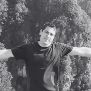 Pai que morreu afogado após salvar filho é identificado - Imagem: reprodução/ Redes sociais