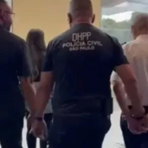 Piloto confessa abusos contra crianças após prisão em aeroporto - Imagem: reprodução/ SBT