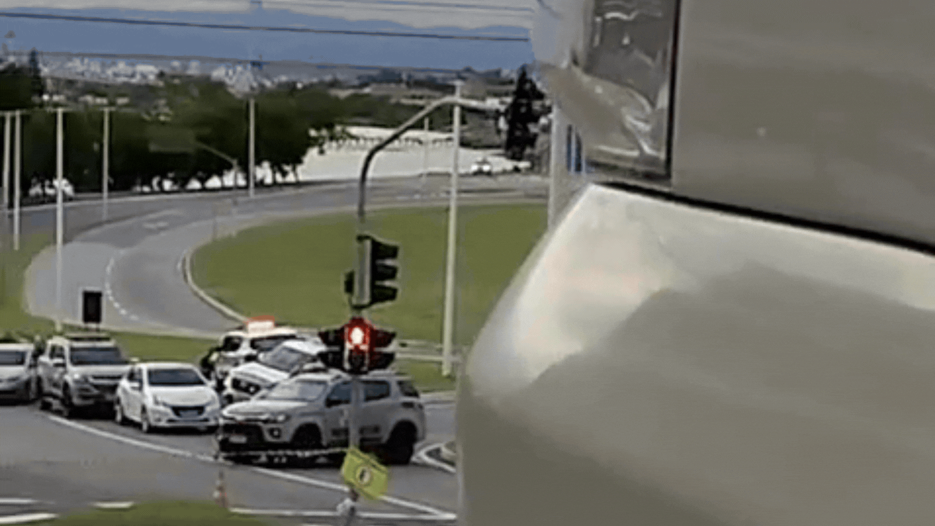 Suspeito morre após tiroteio com PM em Florianópolis