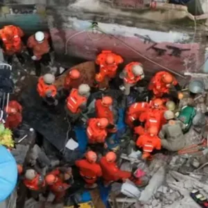 Prédios desabam no RJ e mulher morre; menina de 7 anos sobrevive | Foto: Reprodução/Metrópoles