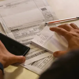 Salário mínimo de R$ 1.621 começa a ser pago nesta segunda- Foto: Marcelo Camargo/Ag Brasil