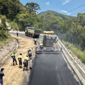 Serra do Corvo Branco recebe asfalto e concreto na SC-370 | Foto: Onéris Lopes