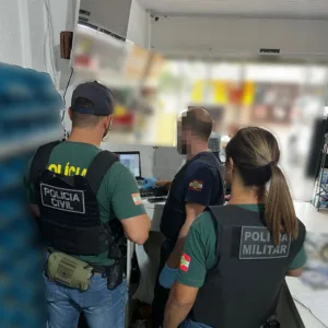 Suspeito de armazenar material de abuso infantil é preso em SC- Foto: MPSC/GAECO