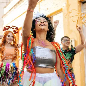 Vai participar do Carnaval de Florianópolis? Veja as alterações no trânsito | Foto: Canva | Reprodução