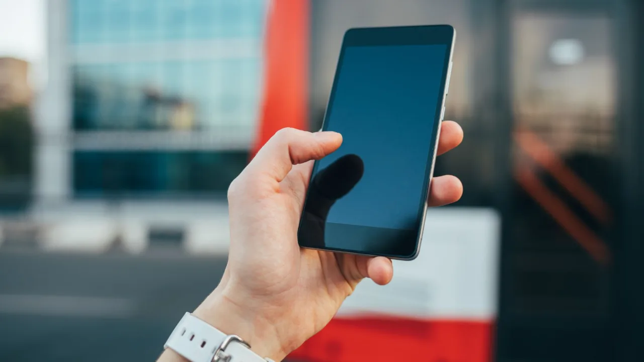 Vale fazer seguro de celular no Carnaval?