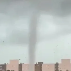 tornado é flagrado durante tempestade no Rio Grande do Sul