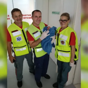 Bebê nasce em casa e mobiliza bombeiros em SC