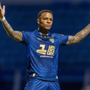 Bilu deixa clássico com dores e valoriza título do Avaí.| Foto: Divulgação / Avaí / Reprodução