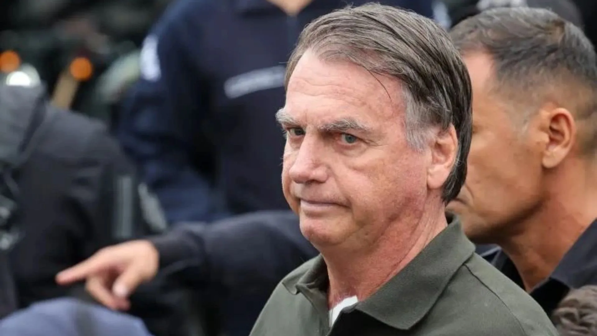 Ex-presidente Jair Bolsonaro apresenta melhora clínica, segue estável e pode deixar a UTI nas próximas 24 horas, segundo boletim médico