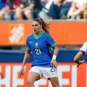 Brasileira é acusada de racismo em jogo na Espanha. | Foto: Redes Sociais / Reprodução / Divulgação