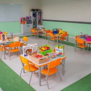 Chapecó amplia escolas e entrega 61 mil itens pedagógicos