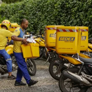 Correios adotam escala 12x36 em alguns setores | Foto: Joédson Alves/Agência Brasil