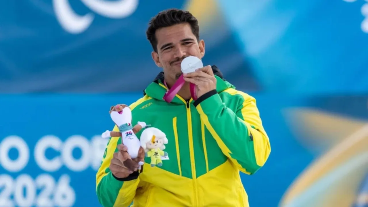 Cristian Ribera conquista medalha histórica para o Brasil
