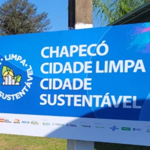 Drive Thru Sustentável recolhe recicláveis em Chapecó