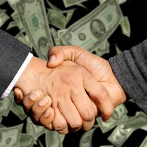 Ex-corretor é condenado por golpes com venda de imóveis em SC