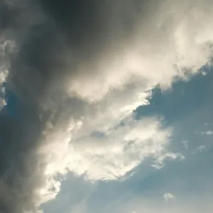 Fim do verão é marcado por chance de temporais em SC | Foto: Canva | Reprodução