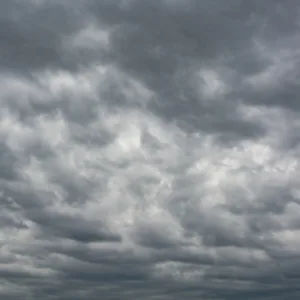 Frente fria avança pelo Sul e causa mudanças no tempo em parte do Brasil