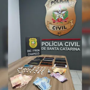 Grupo que roubou R$ 30 mil em joias de mulher é desarticulado em SC