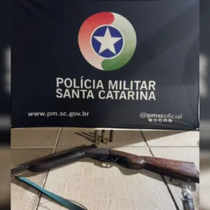 Homem é preso após disparos de arma em via pública em Lages